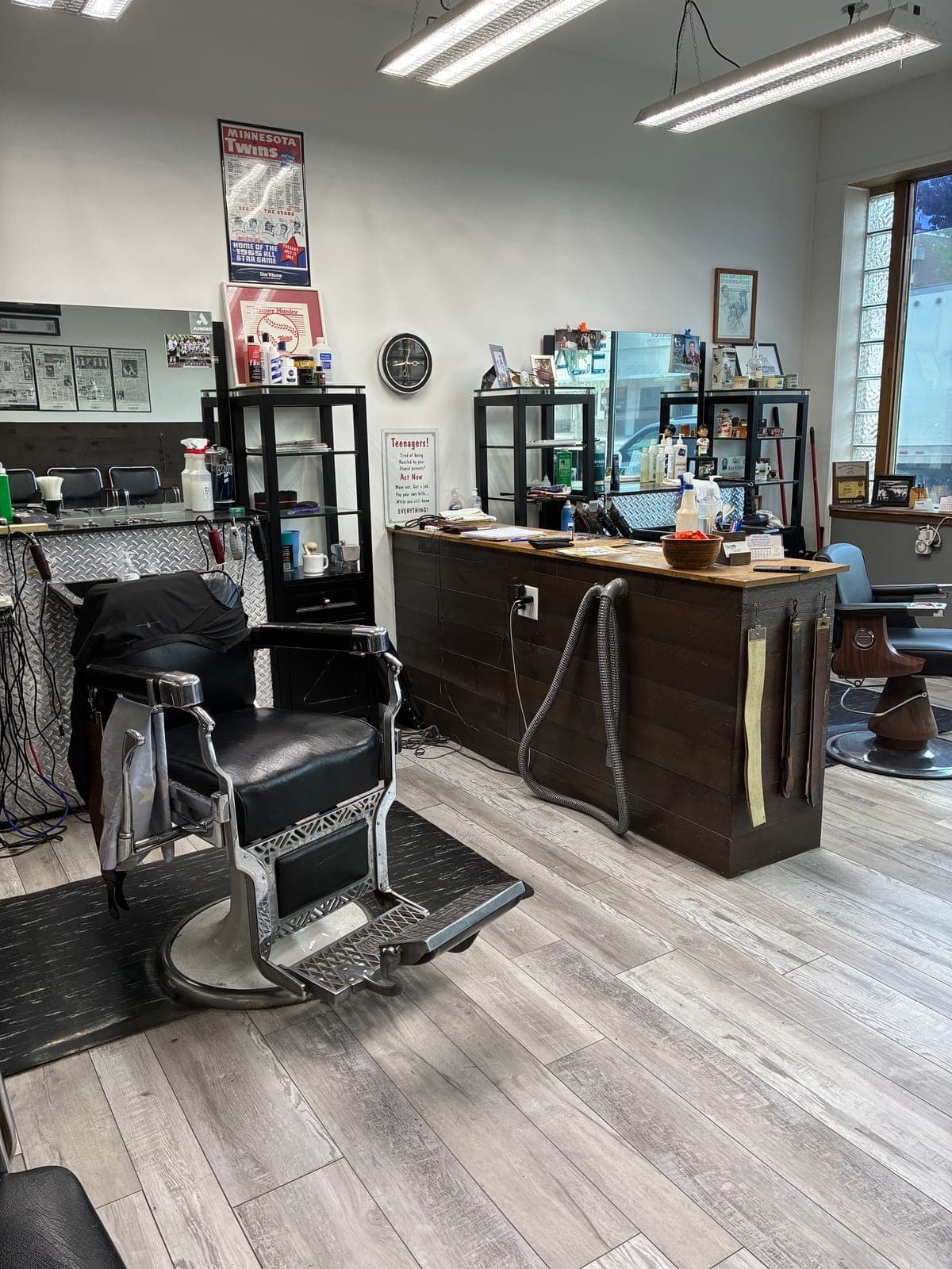 Classic barber chair and station