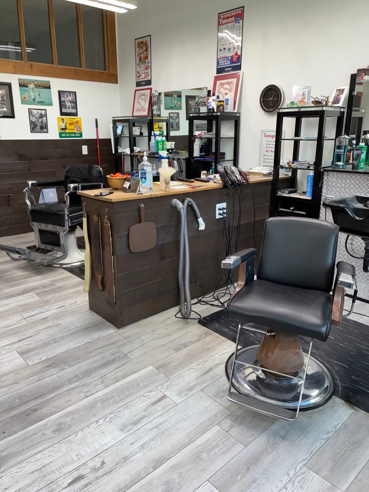 Barber station and tools